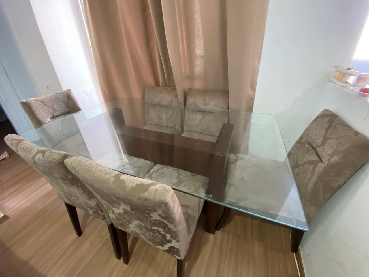 Mesa de vidro  + 6 cadeiras  - Foto 2