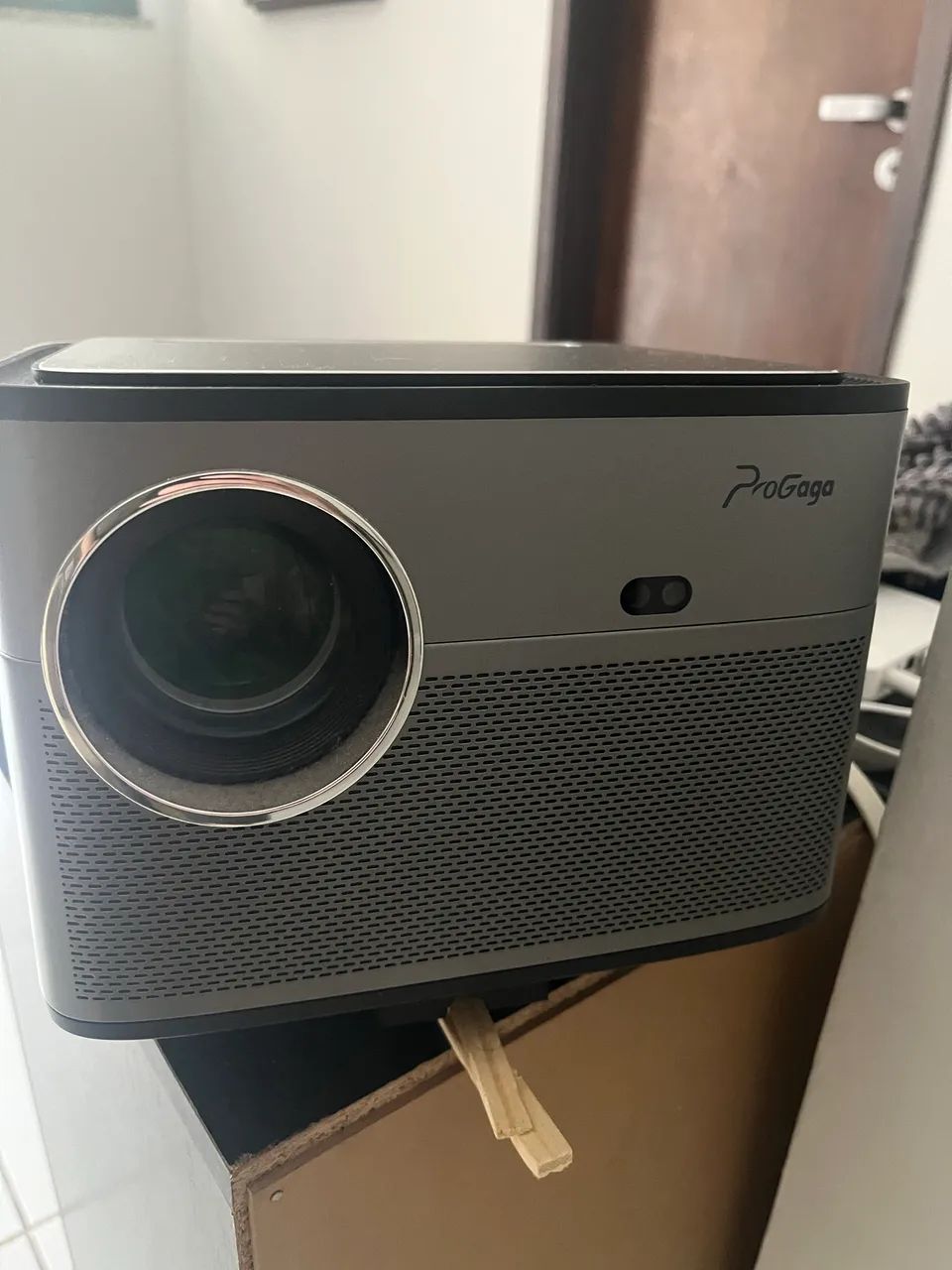 VENDO PROJETOR 4K ANDROID + TELA PORTÁTIL DE 150 POLEGADAS - Foto 3