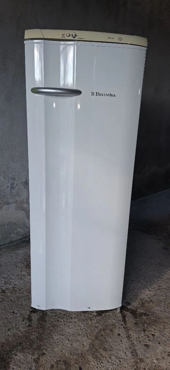 Geladeira Electrolux branca