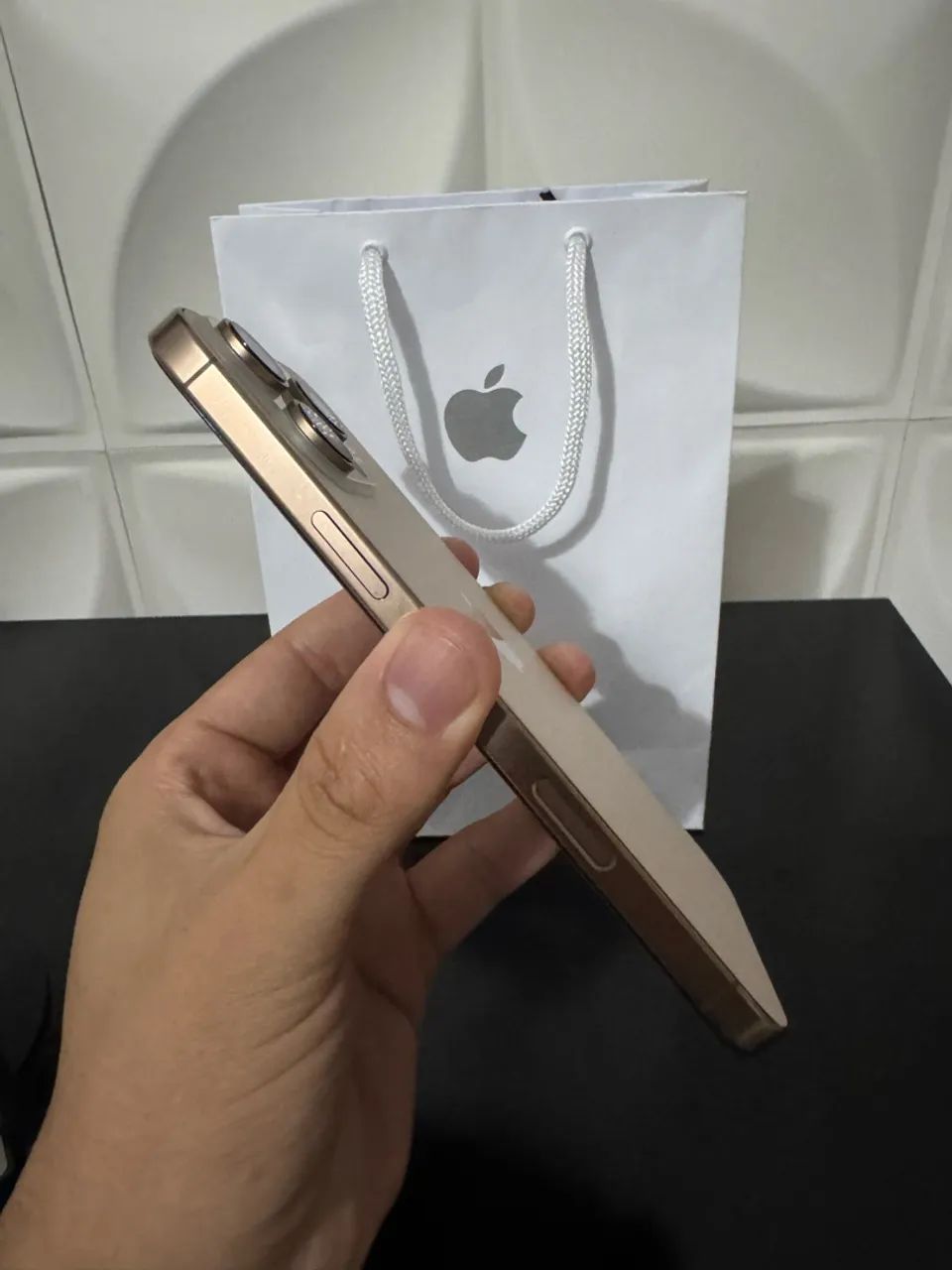 iPhone 16 pro Max- Desert- pego seu usado na troca  - Foto 3