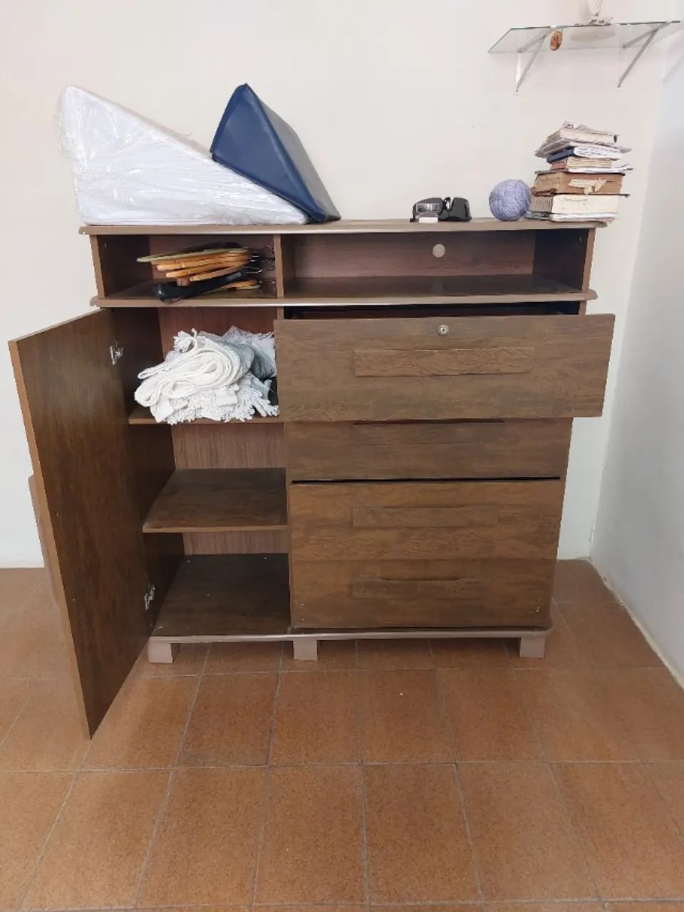 Cômoda em madeira super conservada! - Foto 2