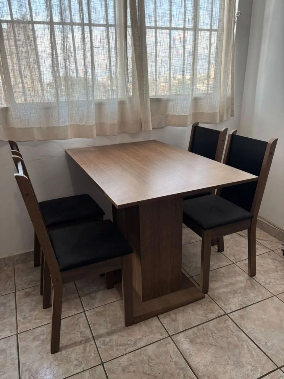 Mesa de jantar com 4 cadeiras - Foto 2
