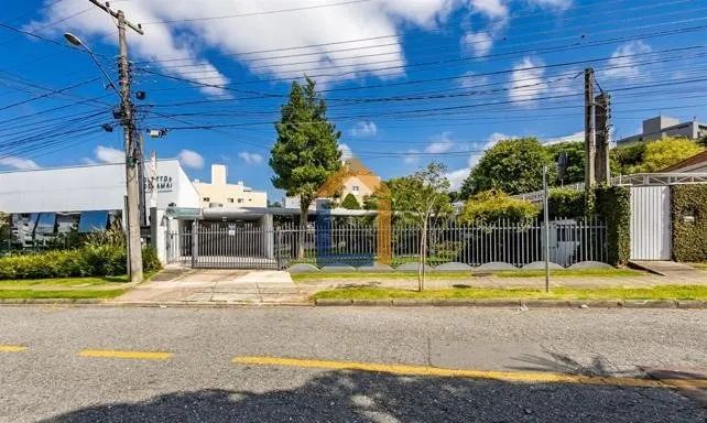 Casa Comercial com 680m² no bairro Ahú - Foto 2