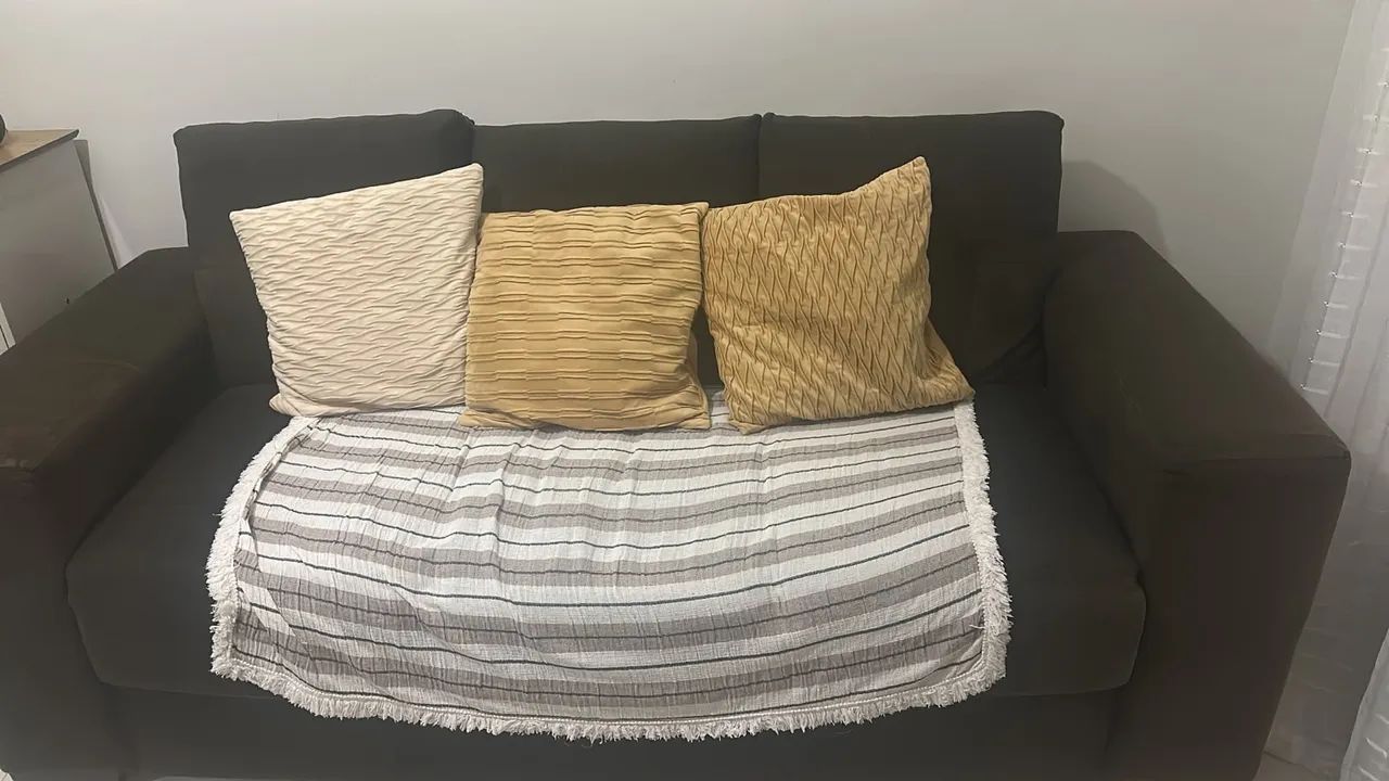 Sofá Marrom de 3 Lugares - Oportunidade!  Preço: