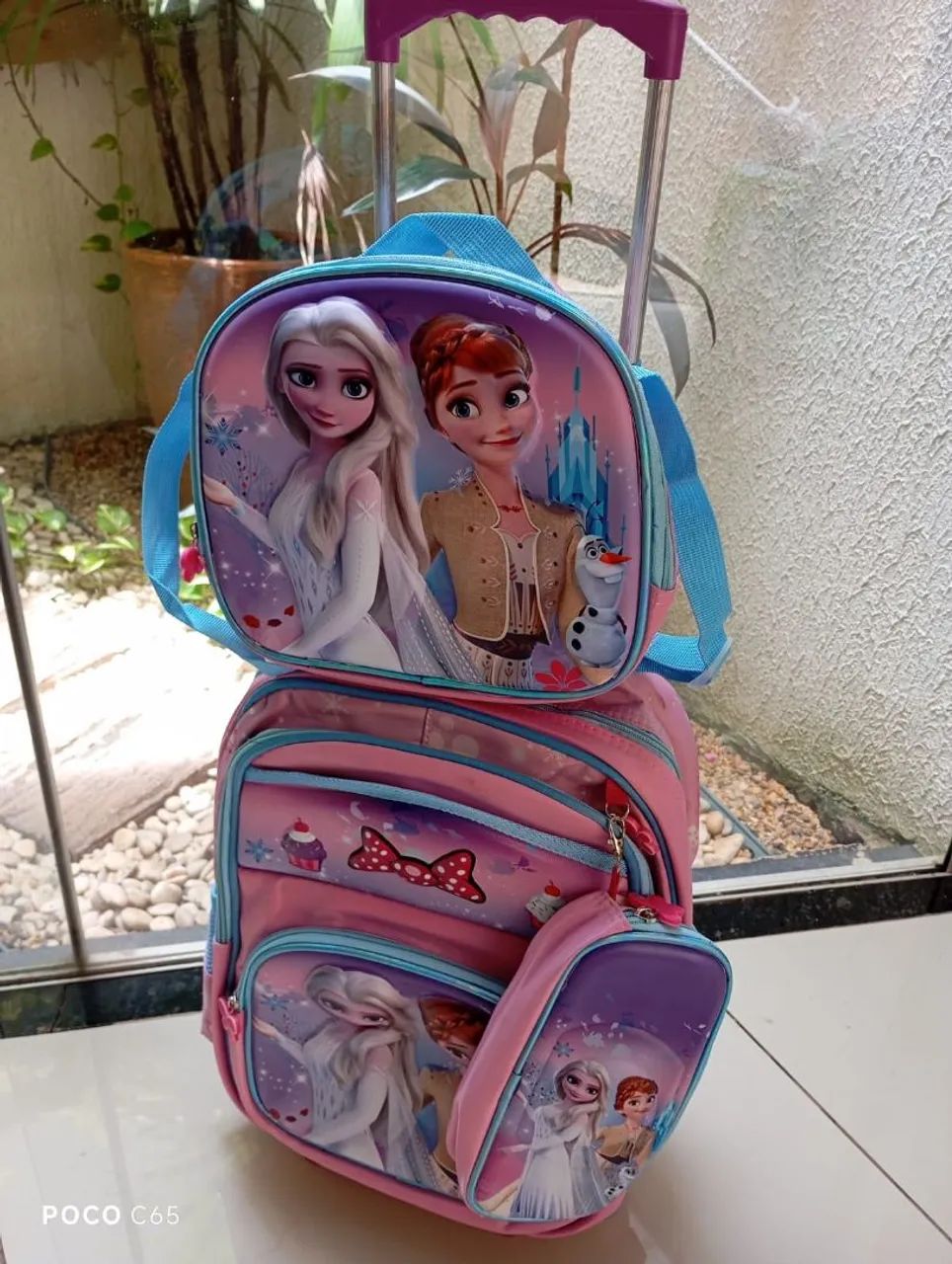 Mochila escolar nova, entregamos sem custo. 
