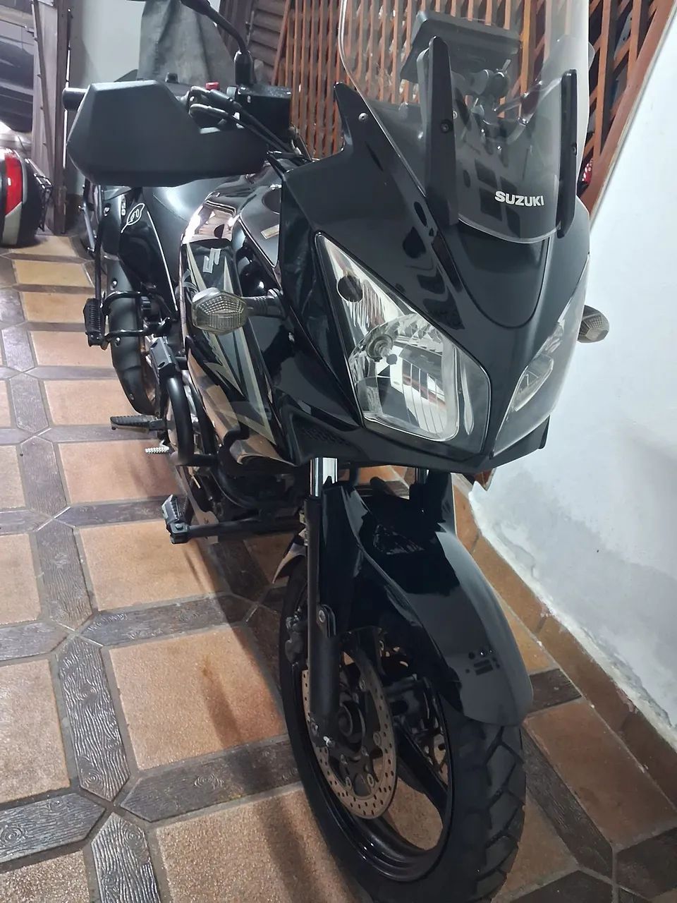 Suzuki Vstron 650