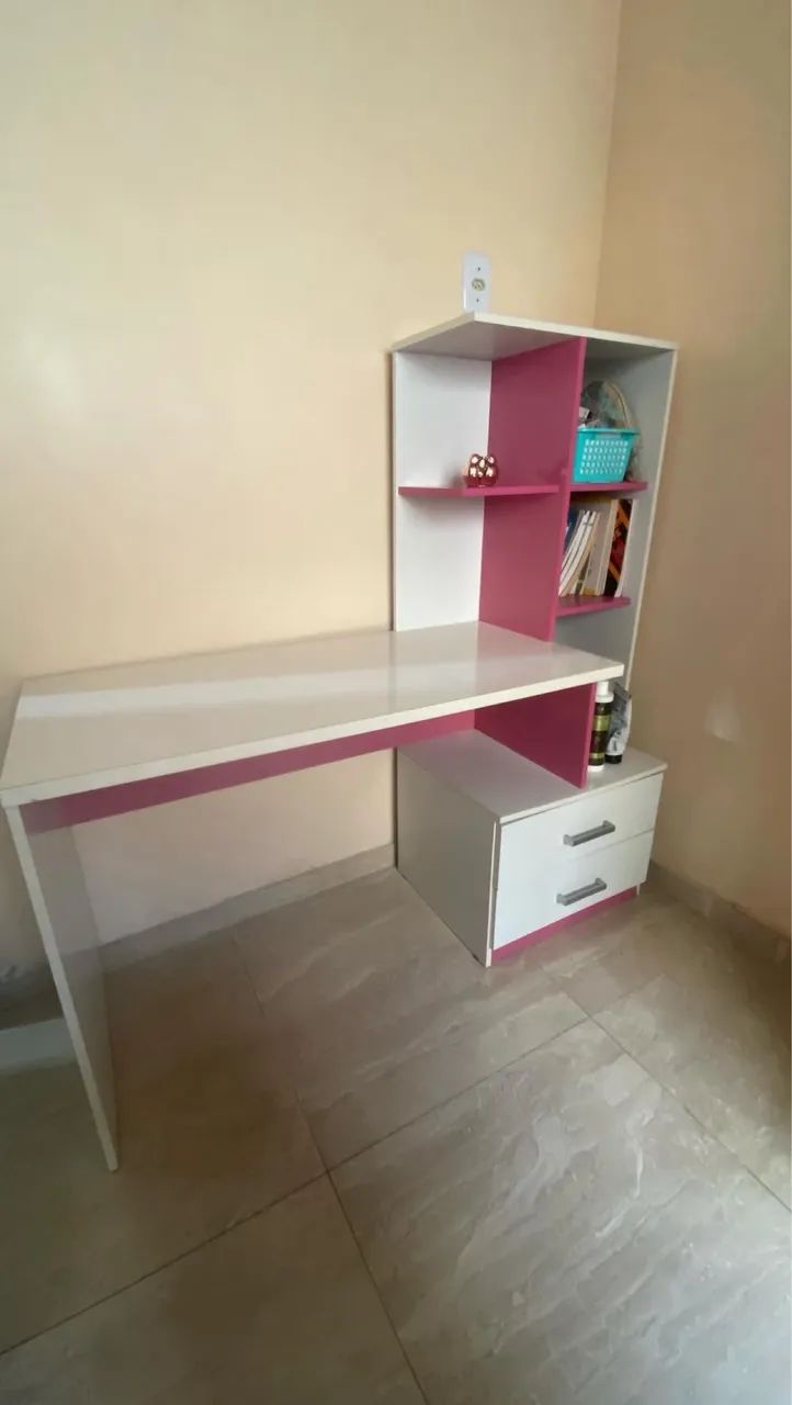 Mesa/Escrivaninha