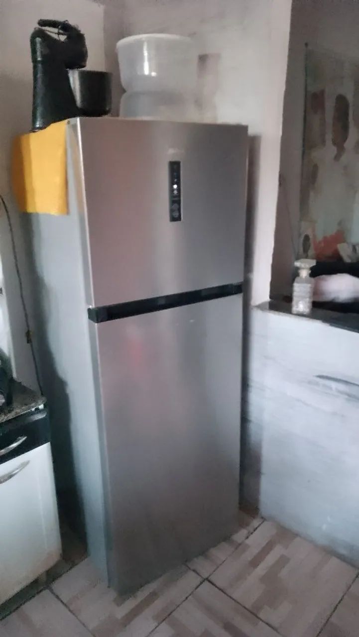 Geladeira Midea com defeito 