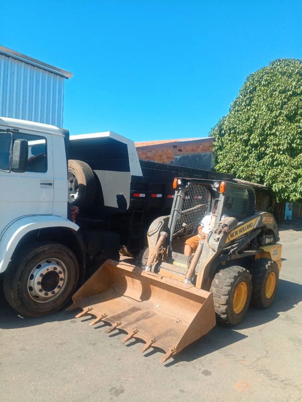 Bobket new Holland l220 - Foto 3