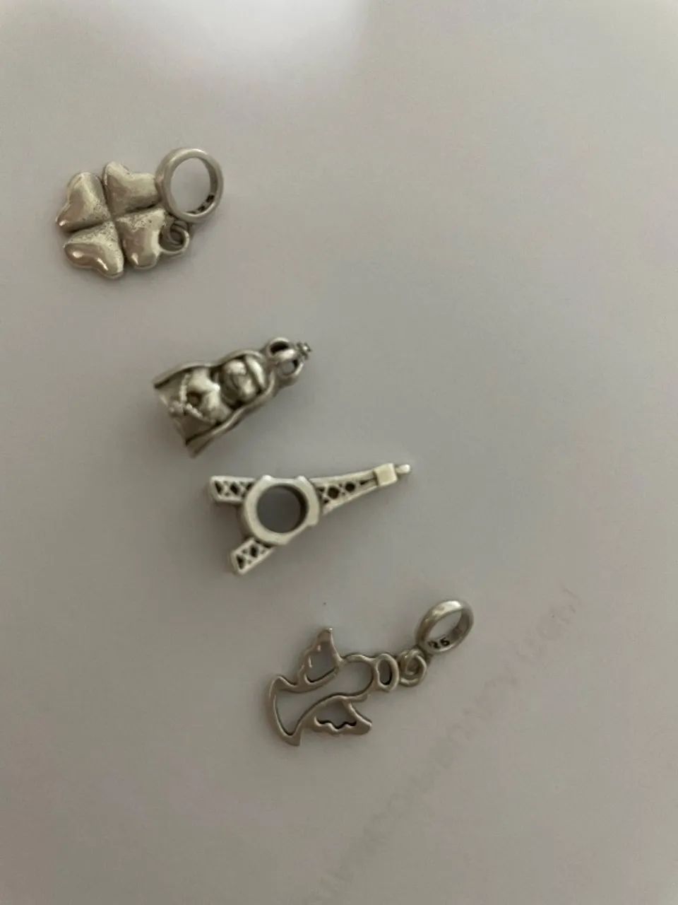 Pulseira Vivara Original Prata 925 com 4 Berloques + Travas - Foto 2