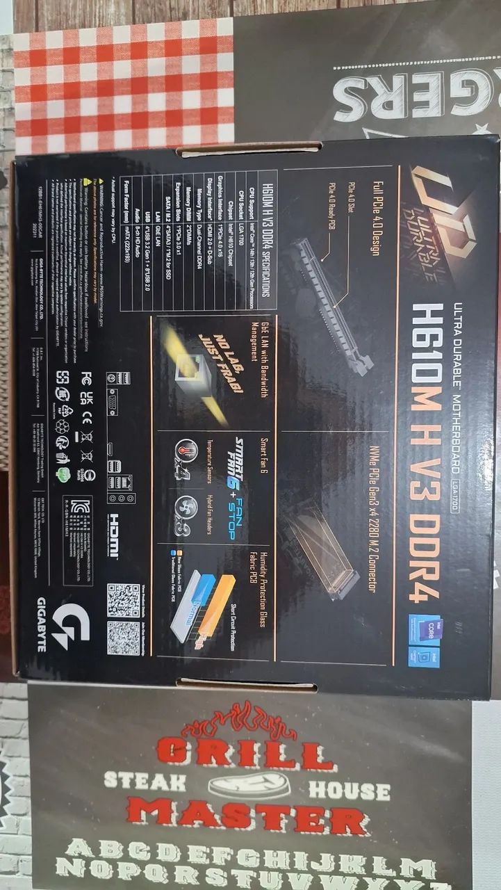PLACA-MÃE GIGABYTE DDR4 INTEL LGA 1700 SEMI-NOVA 