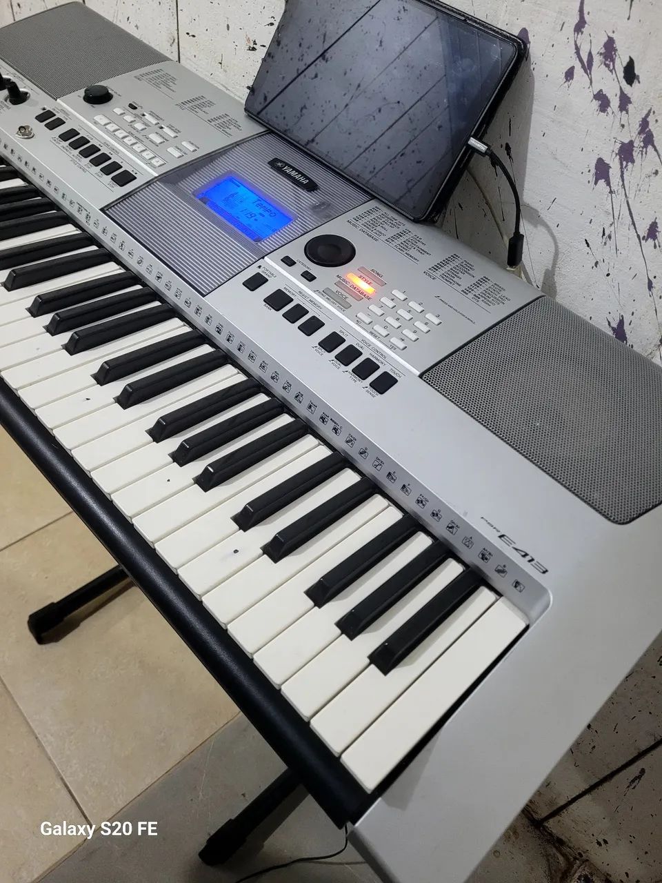 Teclado yamaha psr E413 - Foto 3