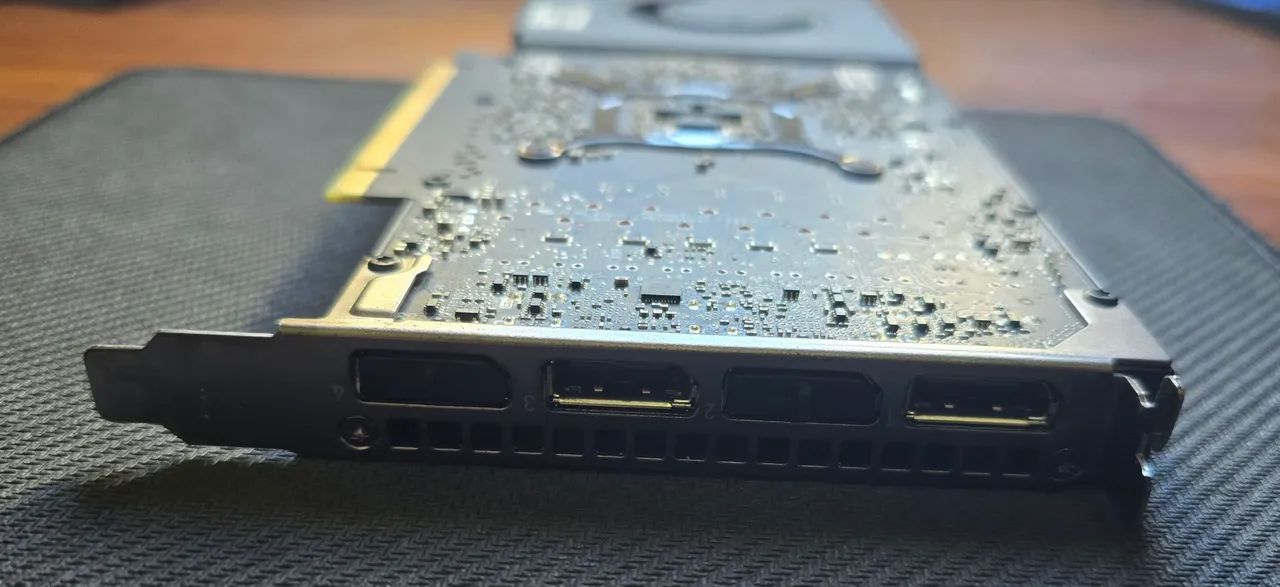 Nvidia RTX A4000 16GB - Foto 4