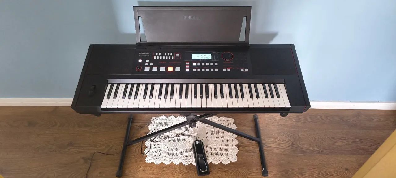 Teclado Roland E-X50