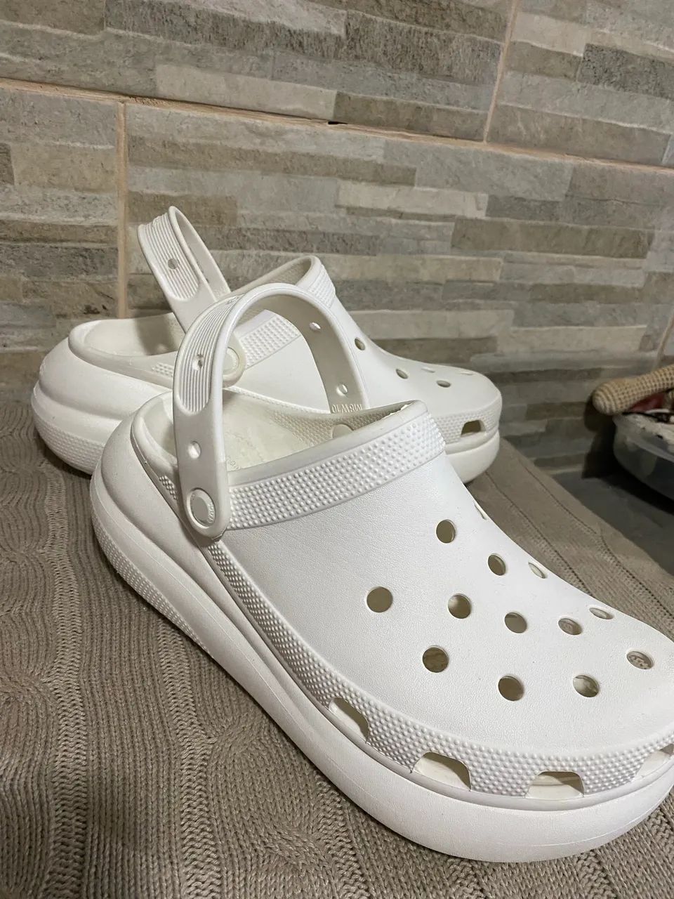 Crocs Classic Mega Crush Clog tamanho 39/40 - Foto 4