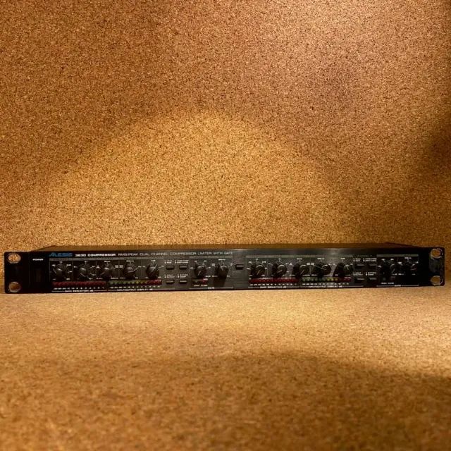 Compressor profissional ALESIS 3630 gate, limiter - Foto 3