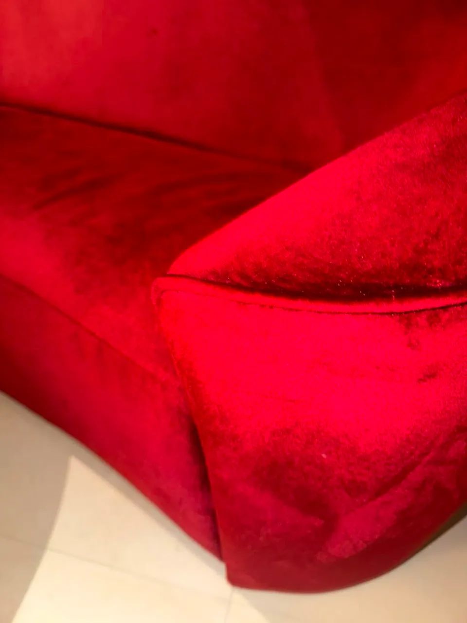 Sofá veludo vermelho 1.80cm - Foto 2
