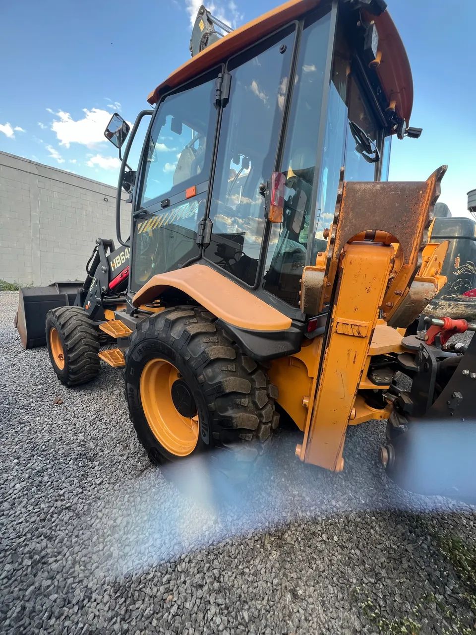 Retroescavadeira FINANCIA não case 580 cat 416 jcb 3cx New Holland b95  - Foto 4