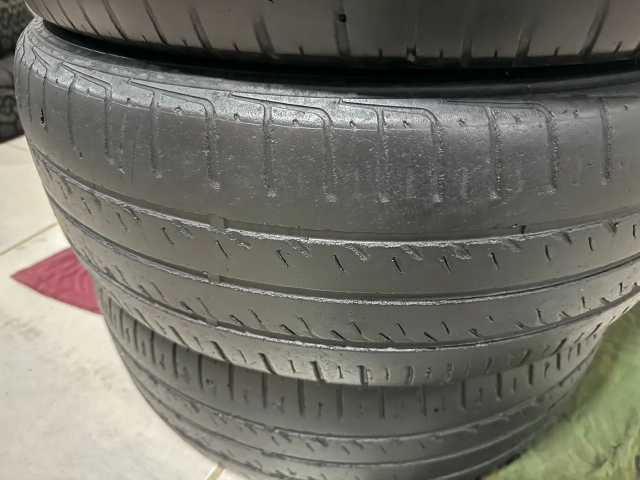 Vendo 4 Pneus Aro 16 / 235/60 - Foto 2