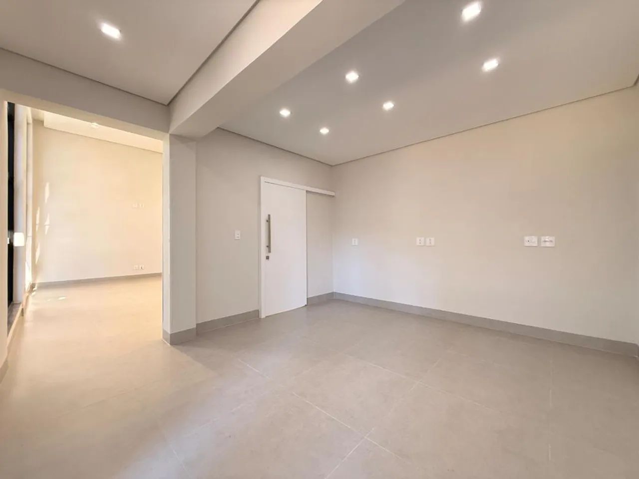 Sala para alugar em Maringá, Zona 05, com 233.32 m² - Foto 4