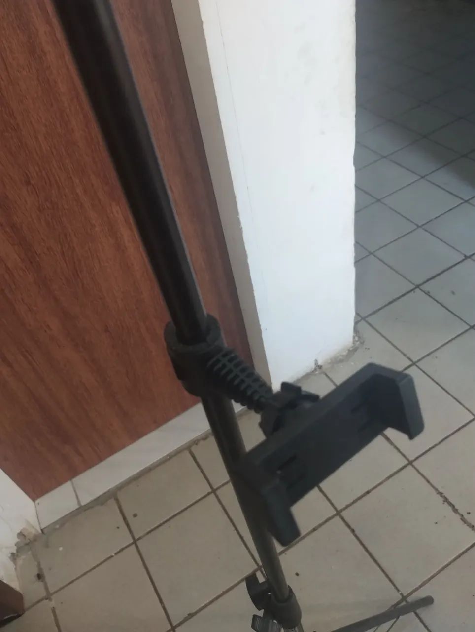 Tripé com suporte para celular  - Foto 5