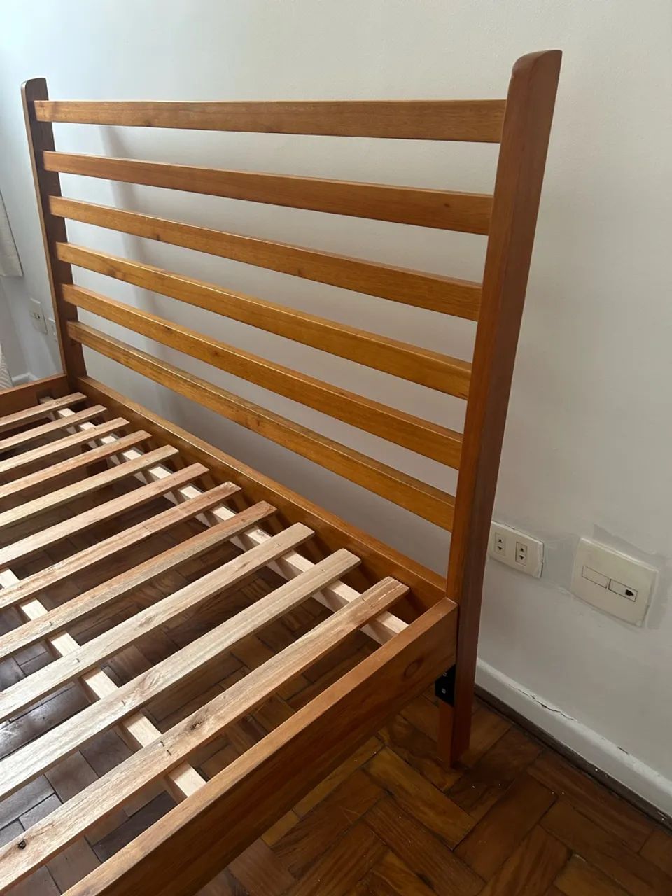 Cama Casal de Madeira