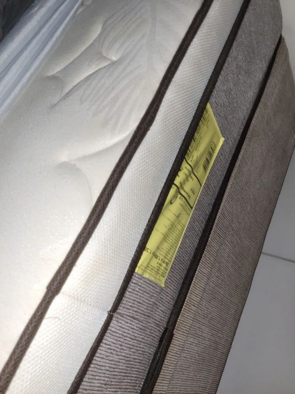 Cama box casal (BASE + COLCHÃO DE MOLAS ENSACADAS
