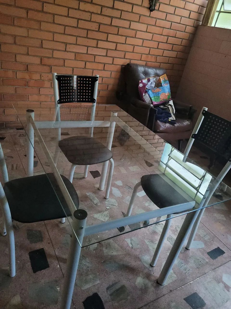 Mesa com cadeiras