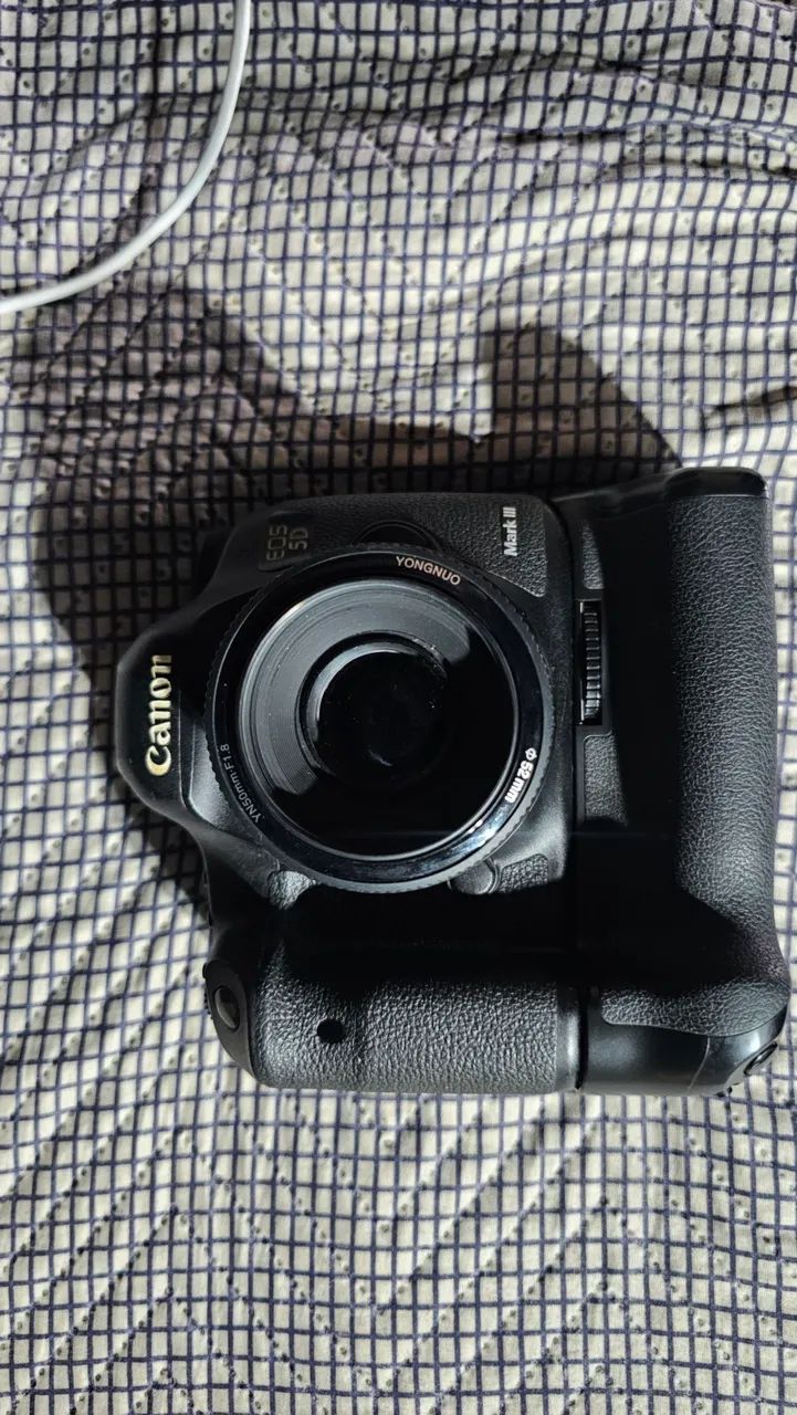 Camera canon 5d mark3 + lente 50mm 1.8 e grip para 2 baterias  15k cliques  - Foto 4