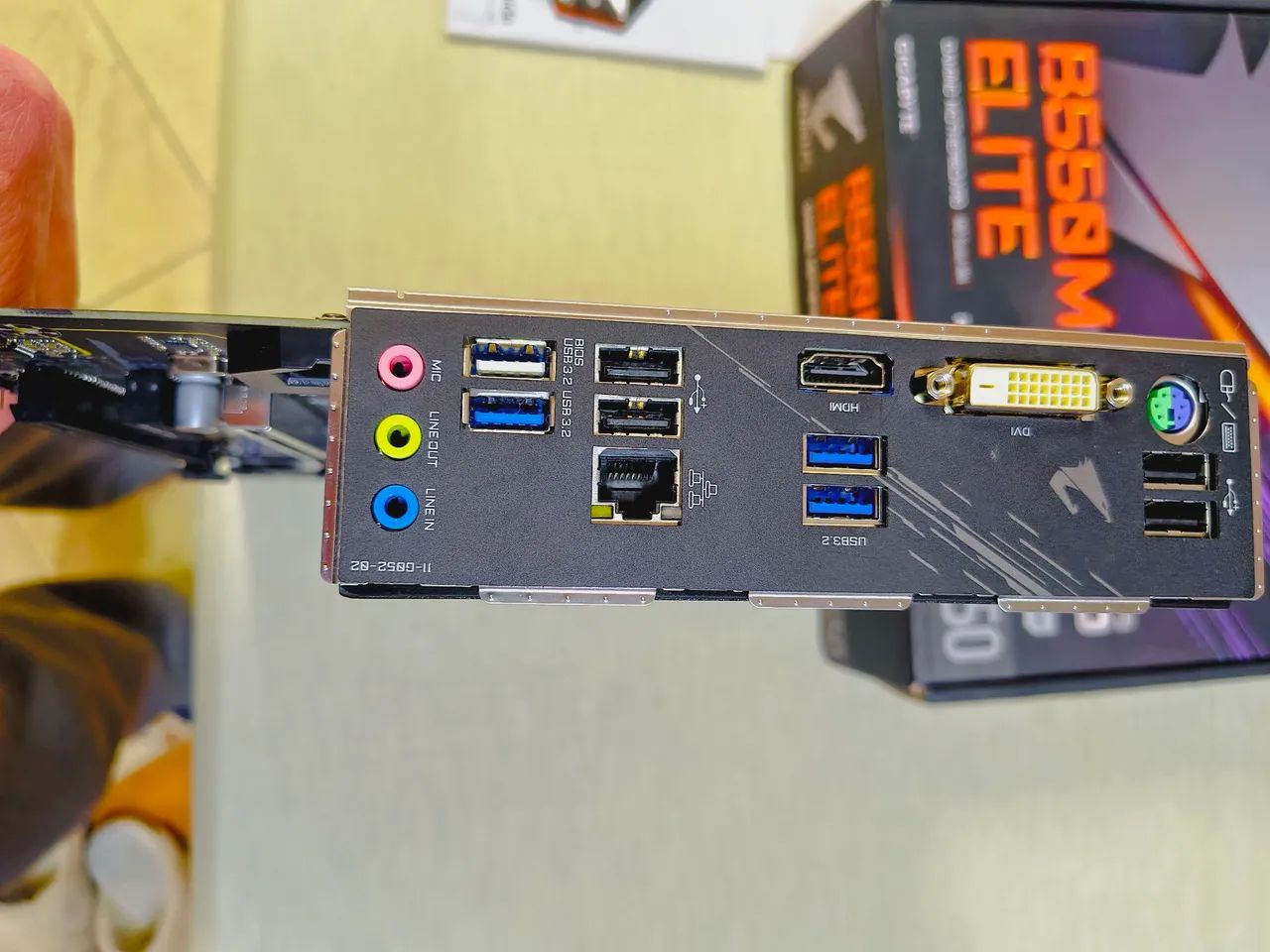 GIGABYTE B550M AORUS ELITE - Foto 3