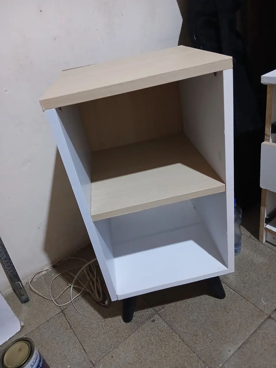 Mesa de cabeceira retro