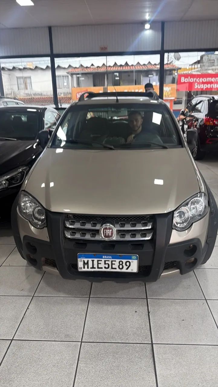 Fiat Strada Adventure1.8/ 1.8 Locker Flex CD 2011 - Foto 5