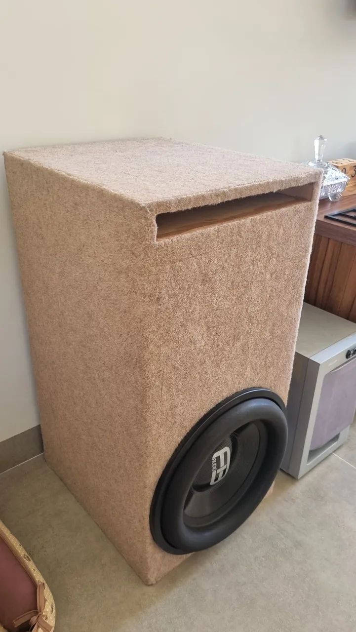 Caixa dutada 120 litros com fb audio de 850w para vender hoje