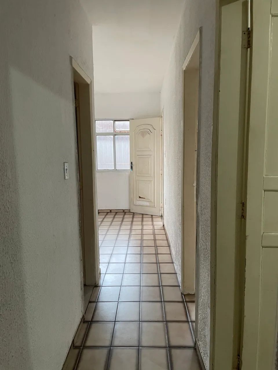 Casa 2 quartos no Bnh 
