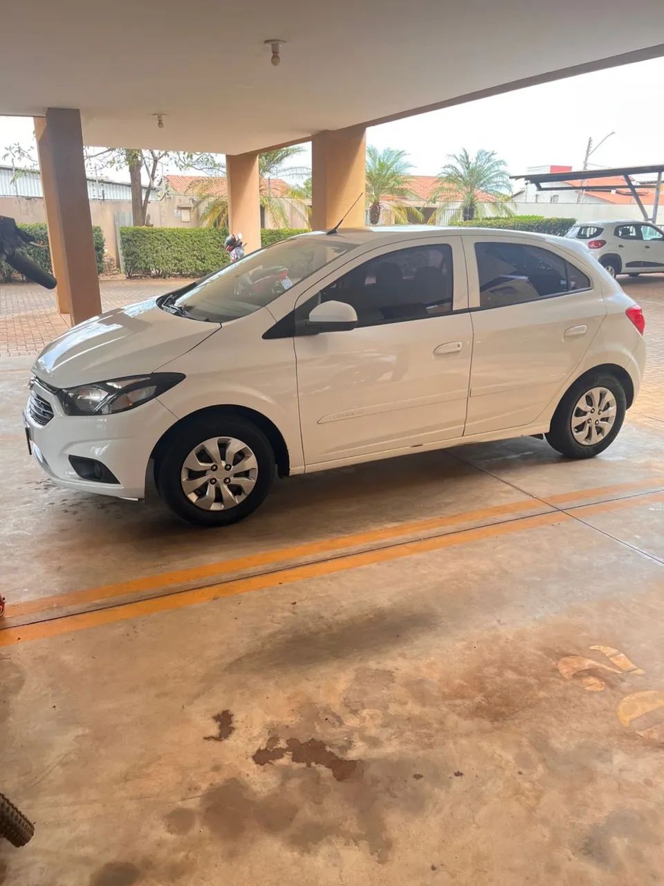 Chevrolet Onix Hatch LT 1.0 8V Flex Mec. 4P 2018 - Foto 2