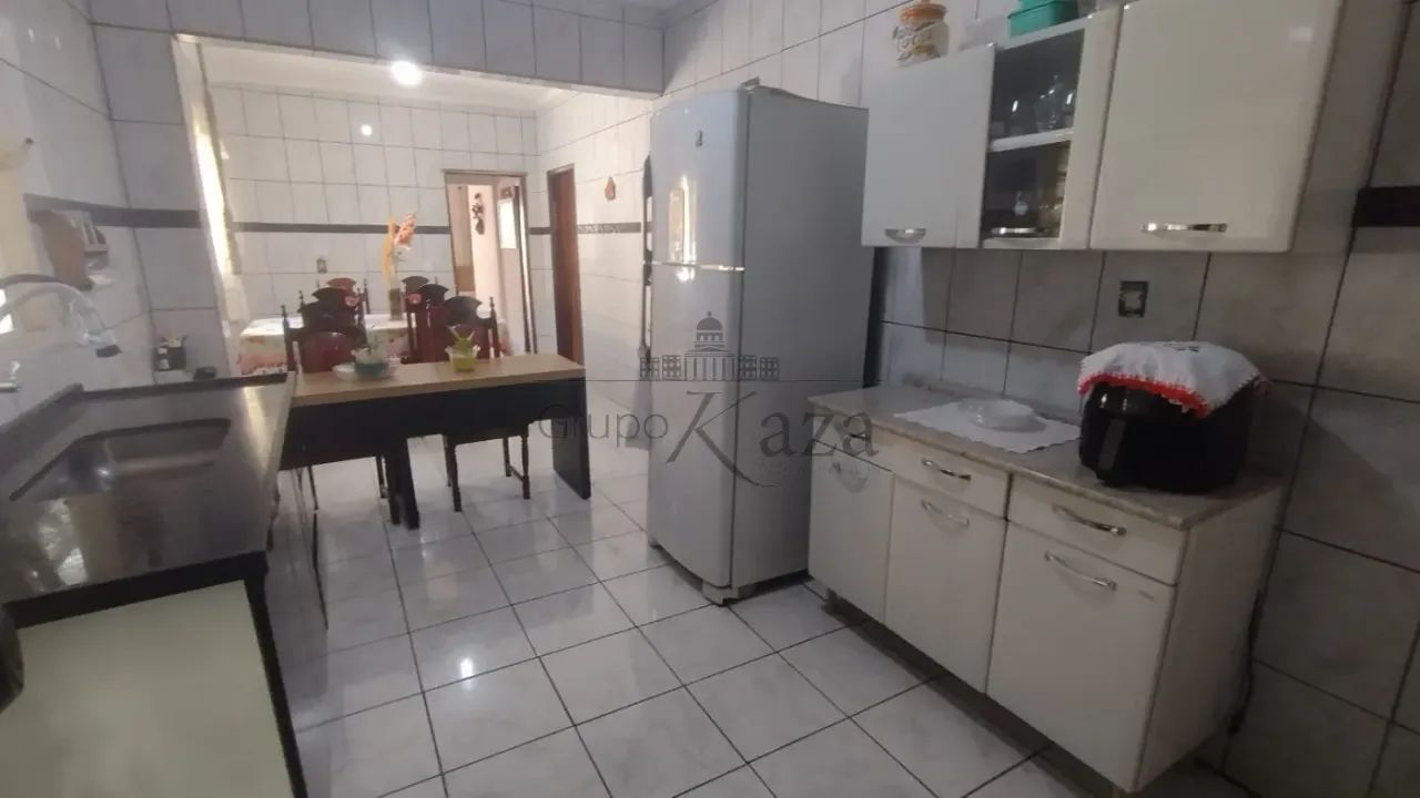 Oportunidade - Casa Sobrado - Bosque dos Eucaliptos - 3 Dormitórios - 145m². - Foto 5