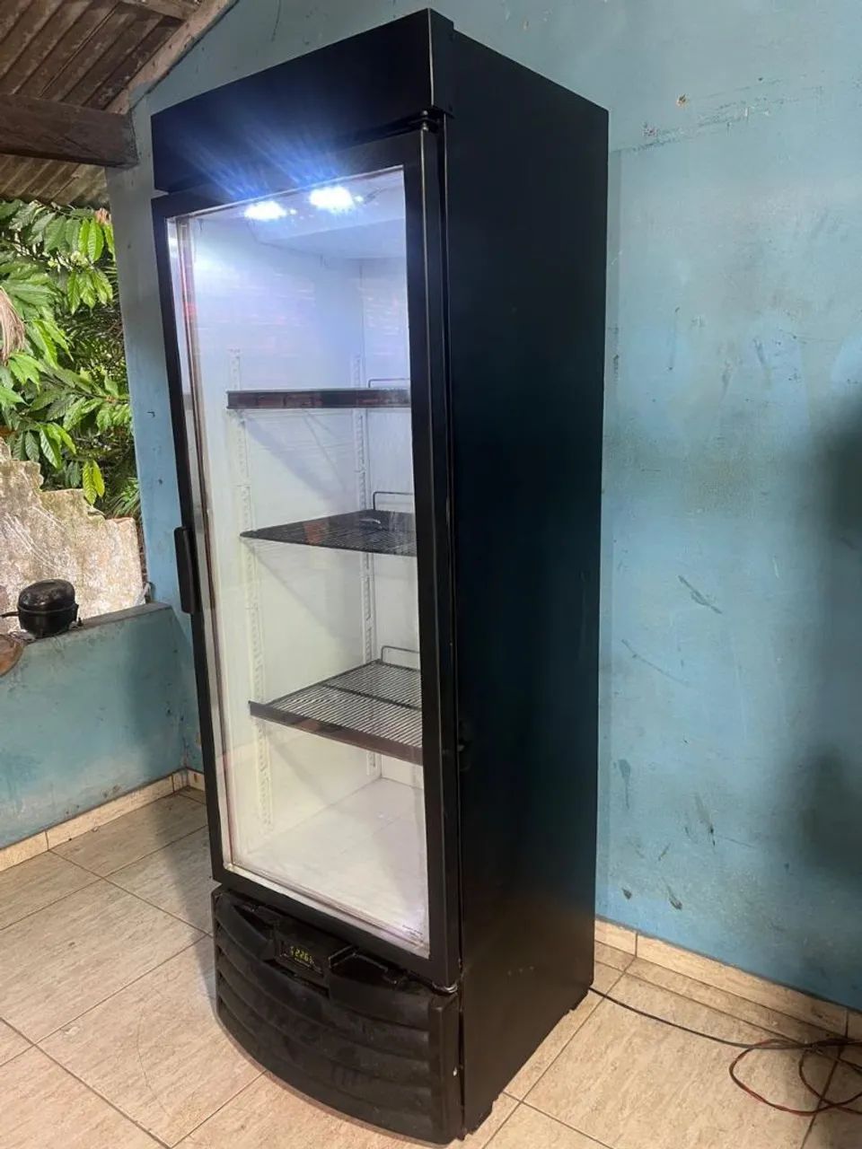 Expositor de bebidas + entrega grátis , e em ótimo estado  - Foto 2