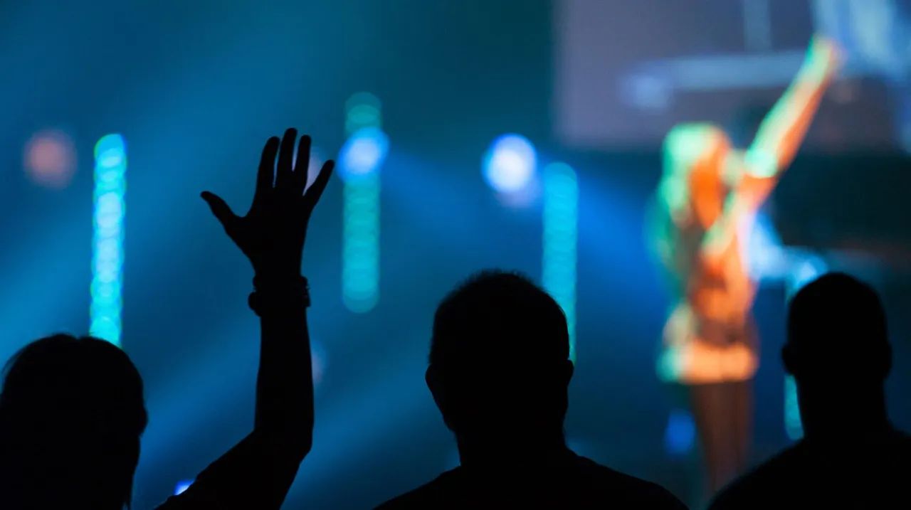 Envelope de dizimos, cartas, carteirinha de membros, 