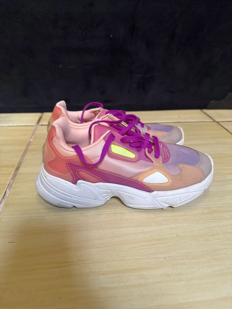 Tênis Adidas Falcon W rosa 34