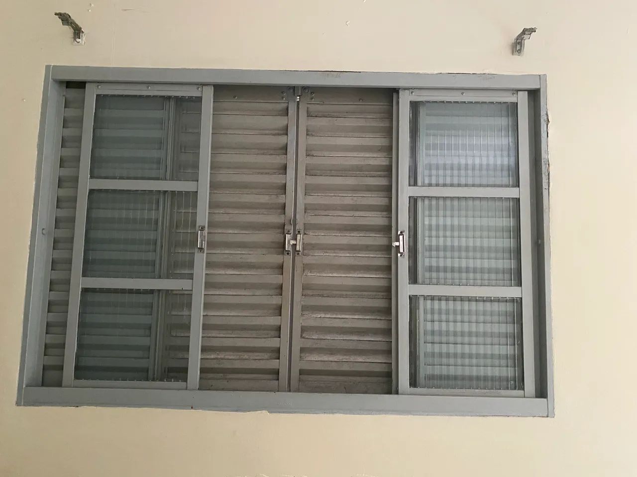 Janela de alumínio com vidro  - Foto 5