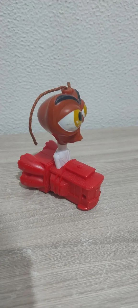 Boneco Dr. Barata ( Monstros vs Alienígenas) - McDonald's - Foto 3