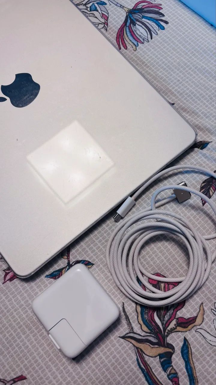 MacBook Air M2/ 256GB/ 13.6 8MRAM - Notebooks - Jardim Sabará