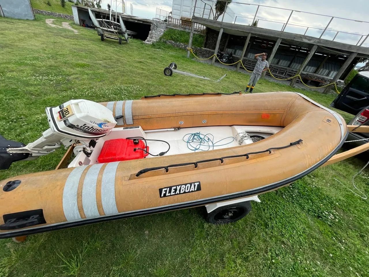 Lancha inflável bote fundo rígido  - Foto 3