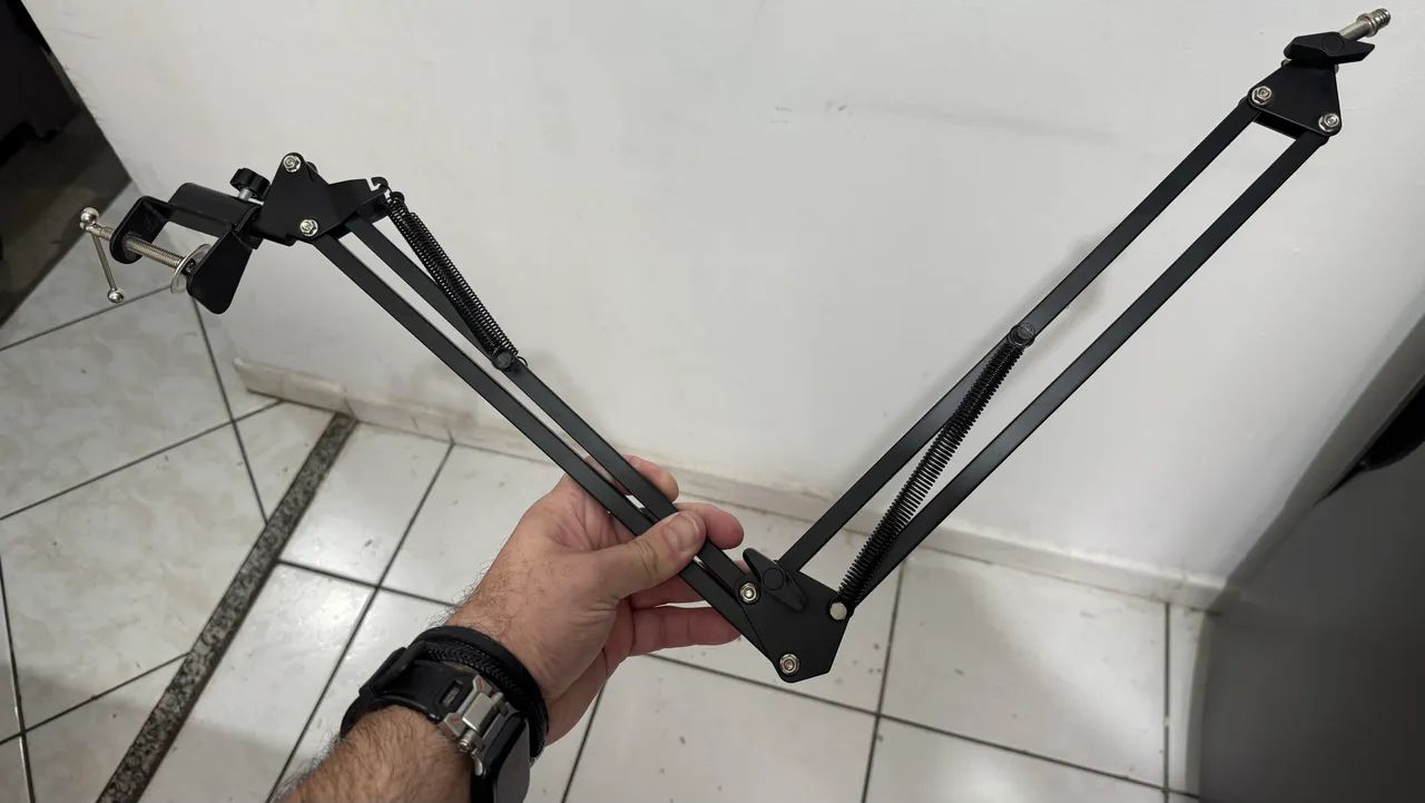 Microfone dinâmico Fifine K658, RGB. Com braço articulado grátis! - Foto 3