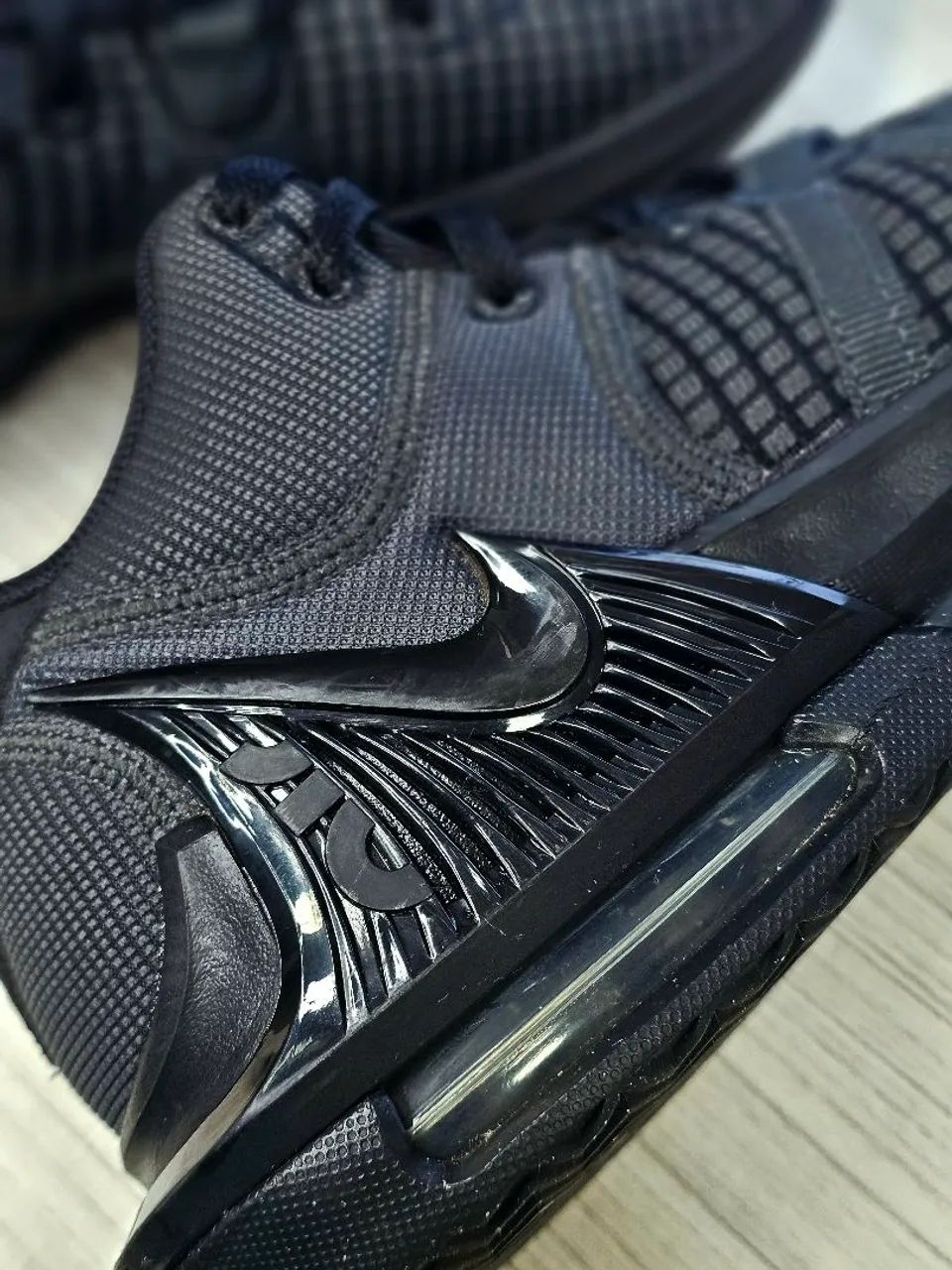 tênis Nike LeBron Witness 7 Cor preta - Foto 5
