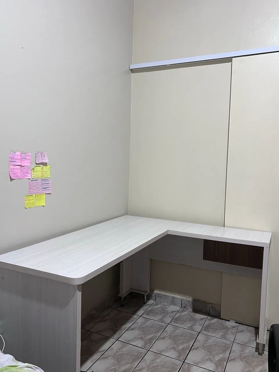 MESA PARA ESTUDOS REFORÇADA
