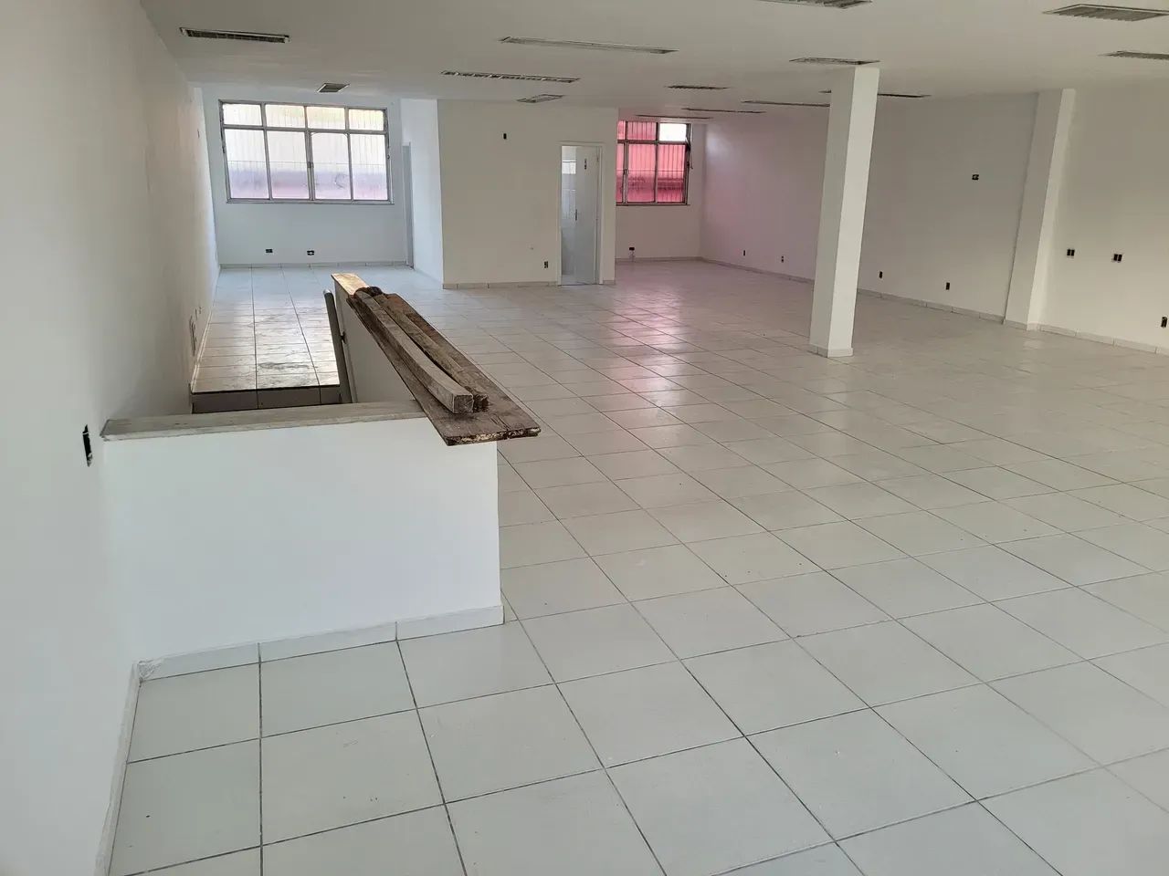 Sobreloja de frente, para locação, com 138 m², em Madureira - Estrada do Portela - Foto 4