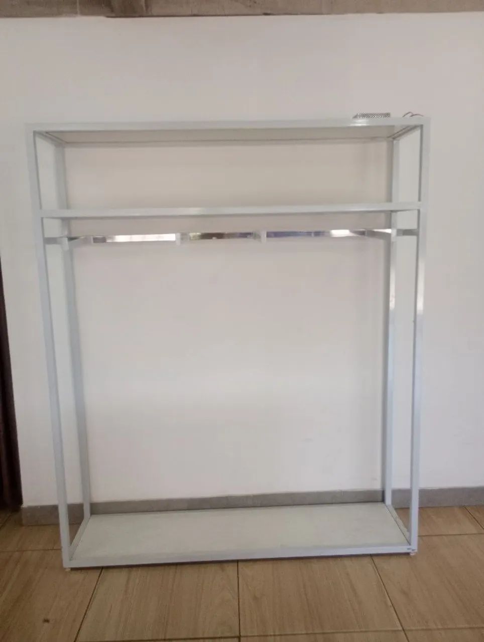 Arara para Roupas com luz de Led