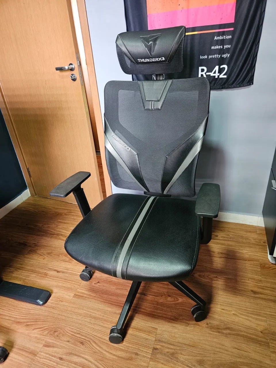 Cadeira Ergonômica ThunderX3