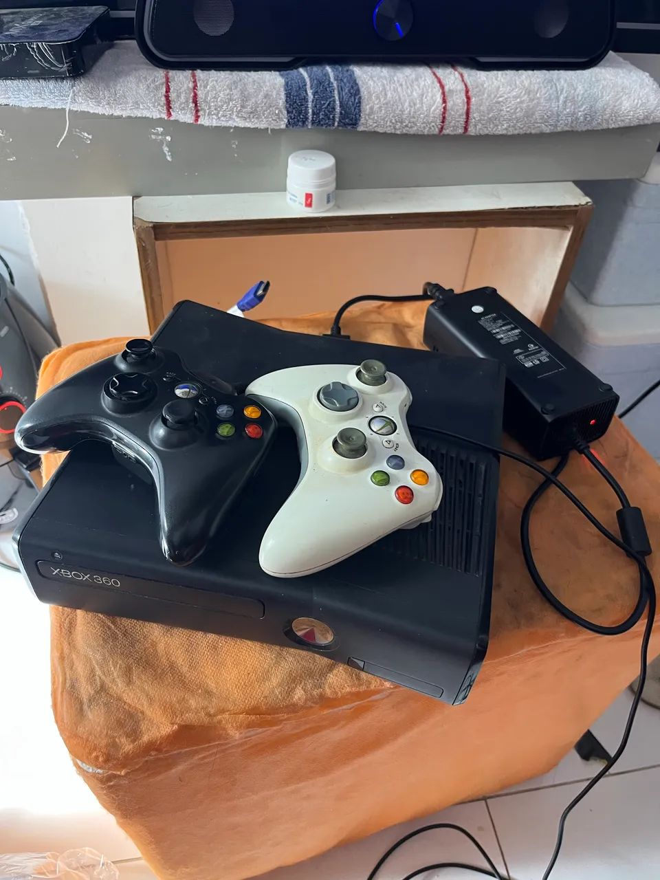 Xbox 360 com 2 controles